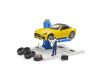 Bruder Autowerkstatt mit Roadster und Mechaniker